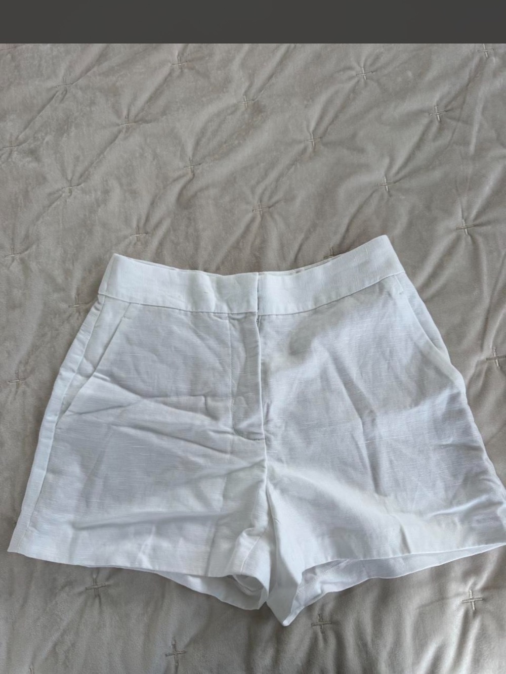 Aritzia White High-Rise Linen-Blend Shorts